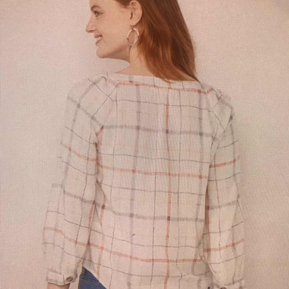 Lauren Conrad Button- front top